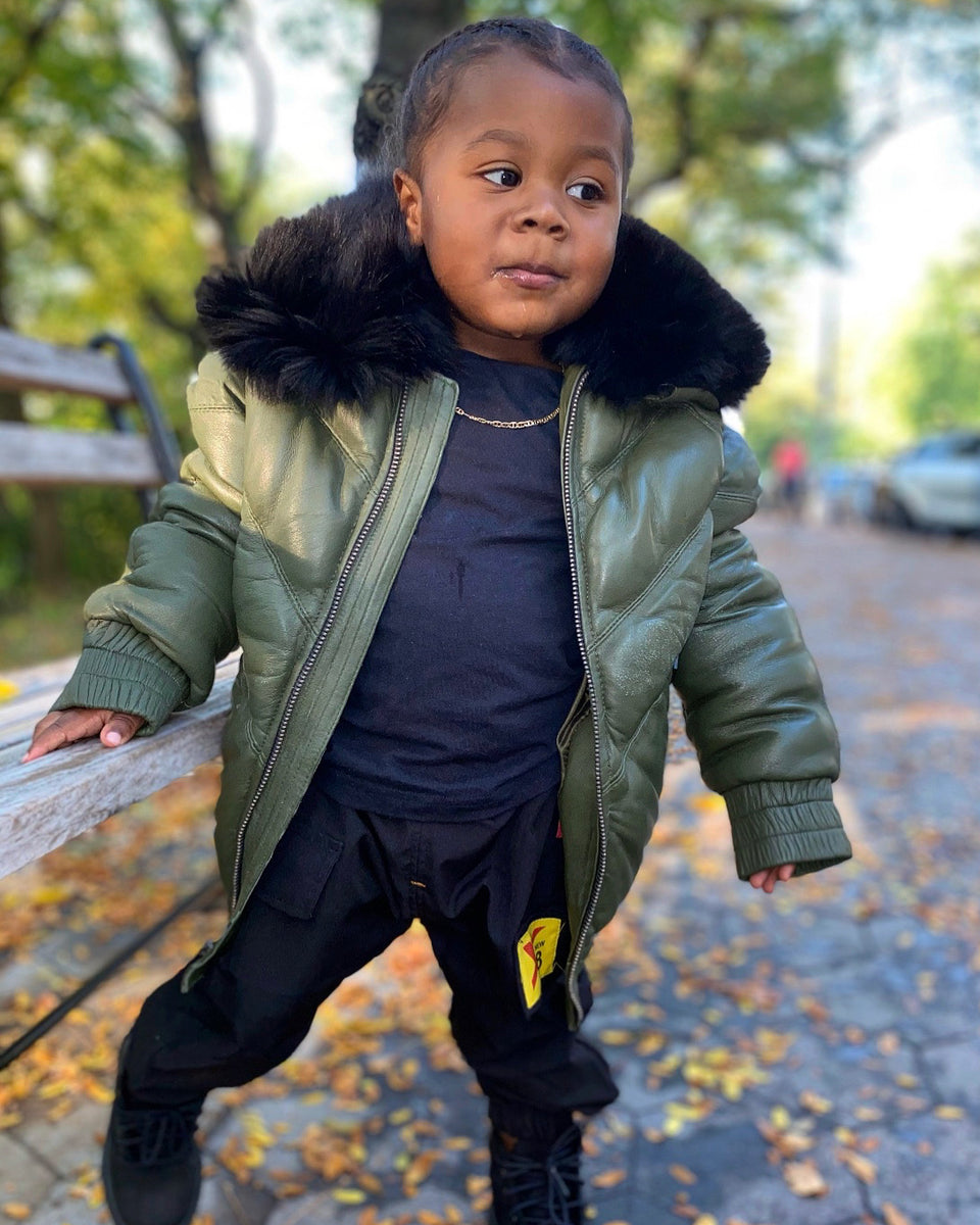 A06066EB-F284-4B7C-B0C2-