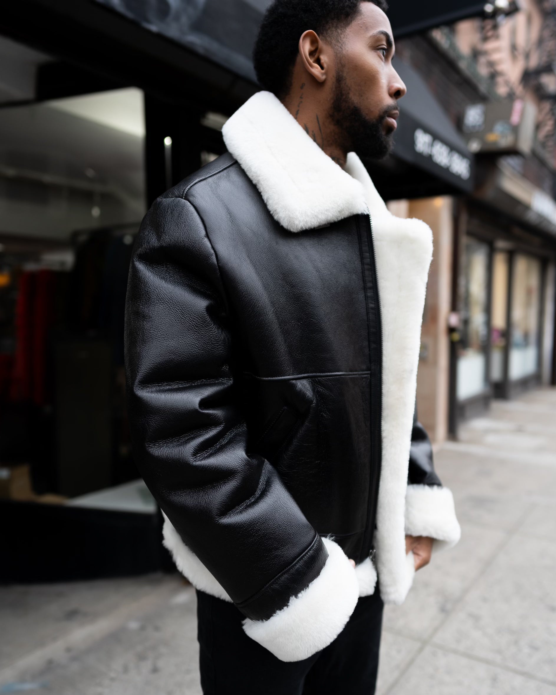 MEN SHEARLING-  KANAN B3 BLACK & WHITE