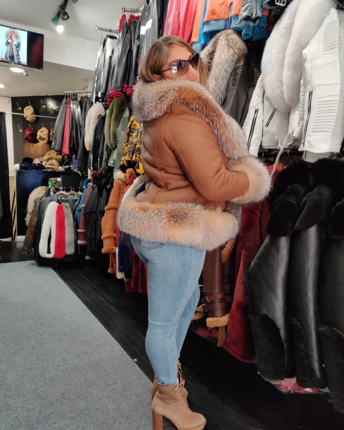 WOMEN SHEARLING- COGNAC WAIST LENGTH WITH CRYSTAL FUR FOX