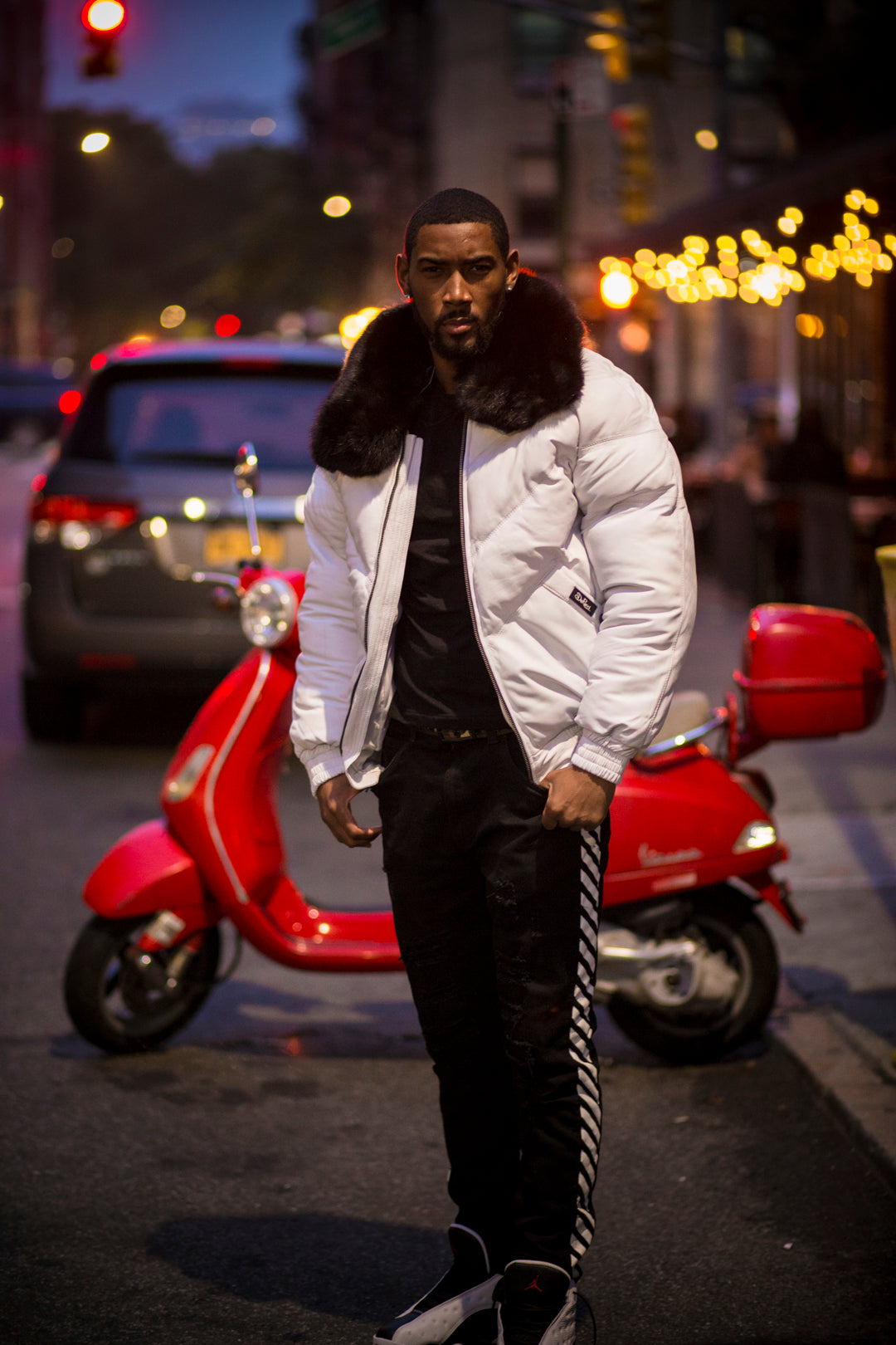 MEN V BOMBER- WHITE (BLACK FUR)
