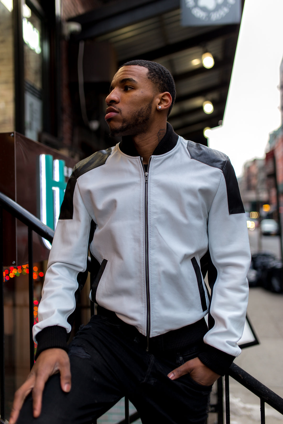 MEN LIGHT WEIGHT JACKET- WHITE AND BLACK