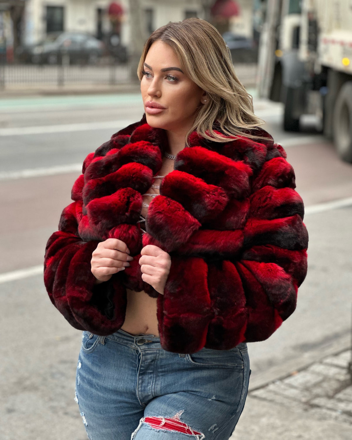 WOMEN -  RED CROP TOP CHINCHILLA