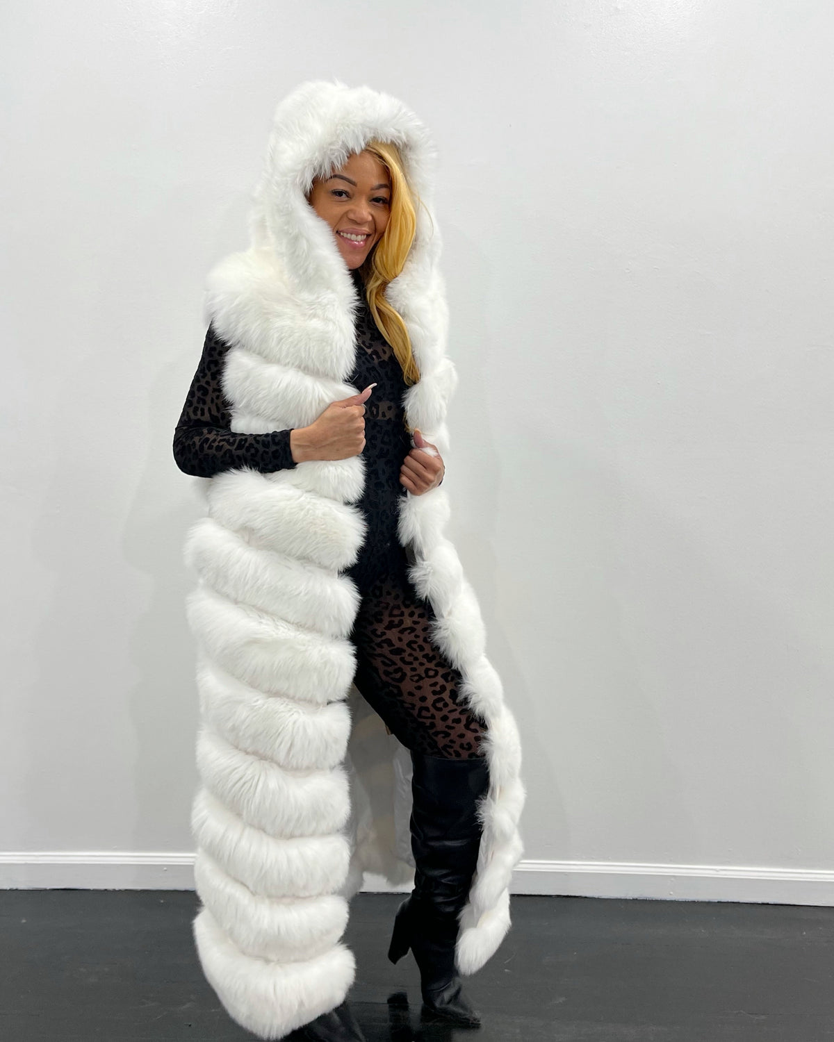 WOMEN FULL LENGTH FOX VEST-WHITE