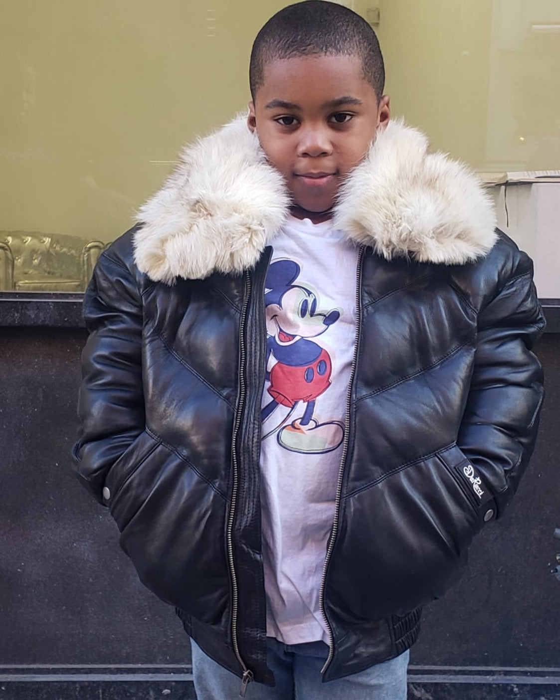 KIDS- BLACK V BOMBER WITH OFF WHITE FOX COLLAR – DaRucci Leather